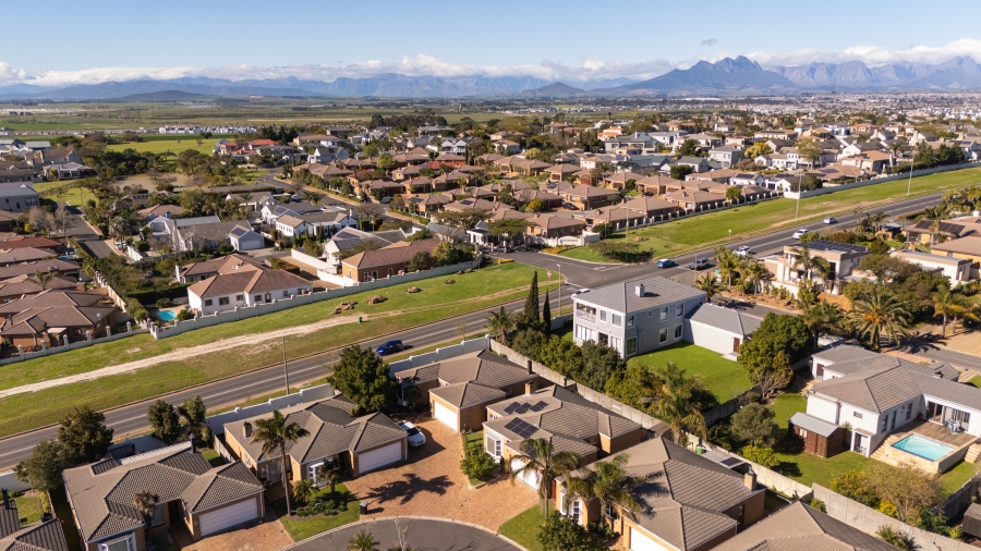 3 Bedroom Property for Sale in The Crest Western Cape